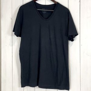 Black men’s XL V neck FTL T shirt NWOT